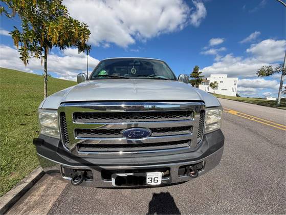 FORD F-250 4.2 XLT 4X2 CS TURBO INTERCOOLER DIESEL 2P MANUAL FORD F-250 4.2 XLT 4X2 CS TURBO INTERCOOLER DIESEL 2P MANUAL
